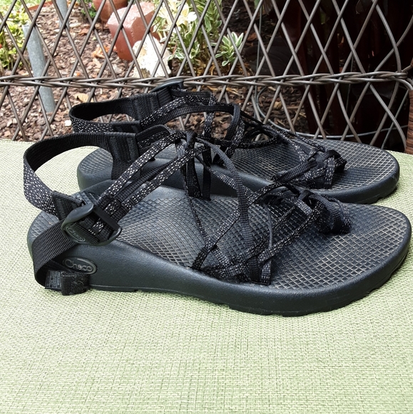 Chaco Women's Black Outdoor Sandal Size 10. - Picture 3 of 12